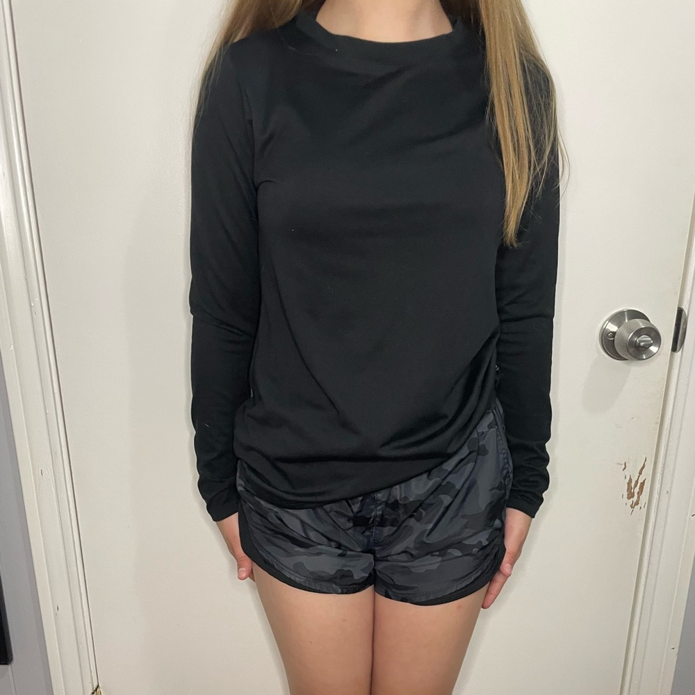 Black Longsleeve